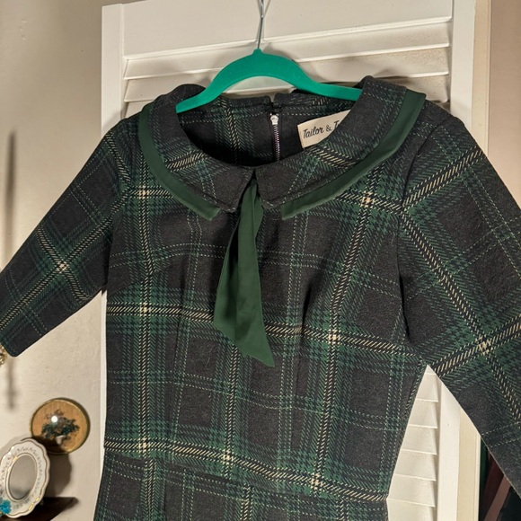 Tailor & Twirl Retro Green Plaid Wiggle Dress - Picture 2 of 3